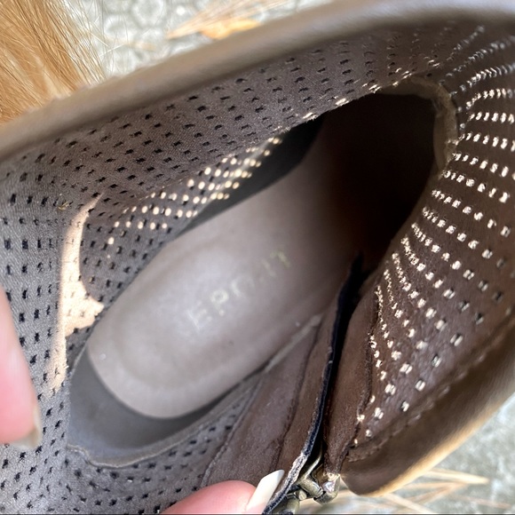 Report stacked heel leather ankle booties. - Picture 5 of 5